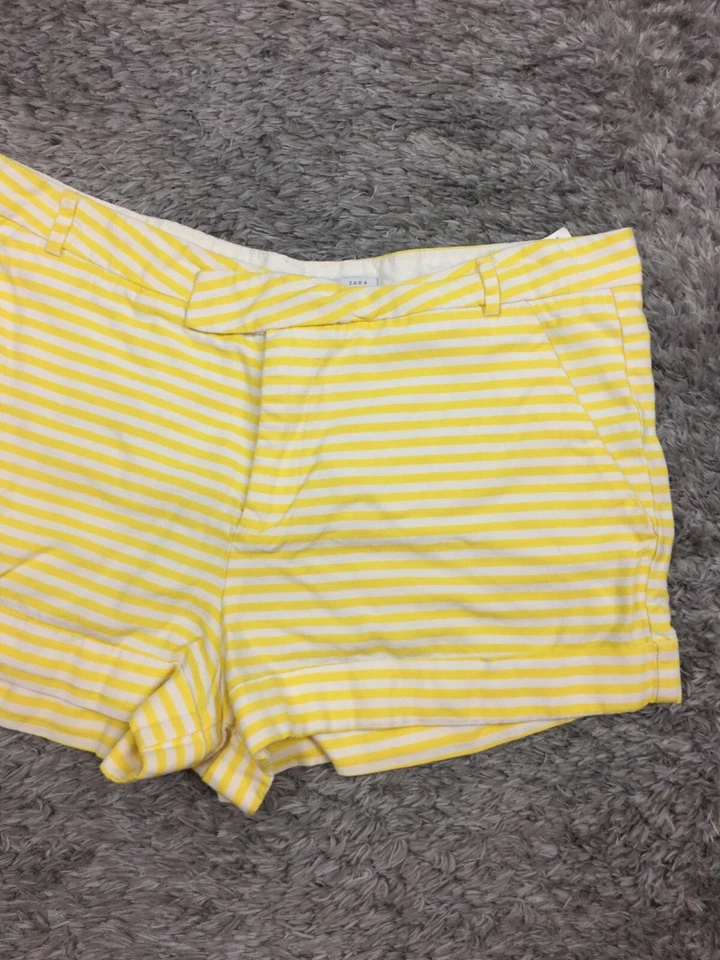 Pantalones Cortos Trafaluc Zara Mujer Talla Mediana Amarillo Blanco Rayas Chino Foto 2 de 4