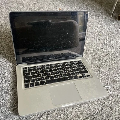 MacBook Pro 13 Inch A1278 2010 Working No Battery No Hard Drive No Superdrive - Image 1 of 4