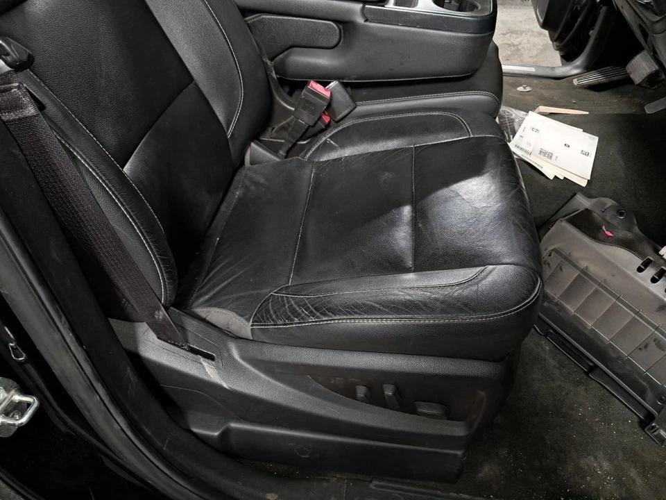 2016 Chevrolet Silverado 2500 Passenger Front Seat Black Leather Used 415979 - Image 2 of 4
