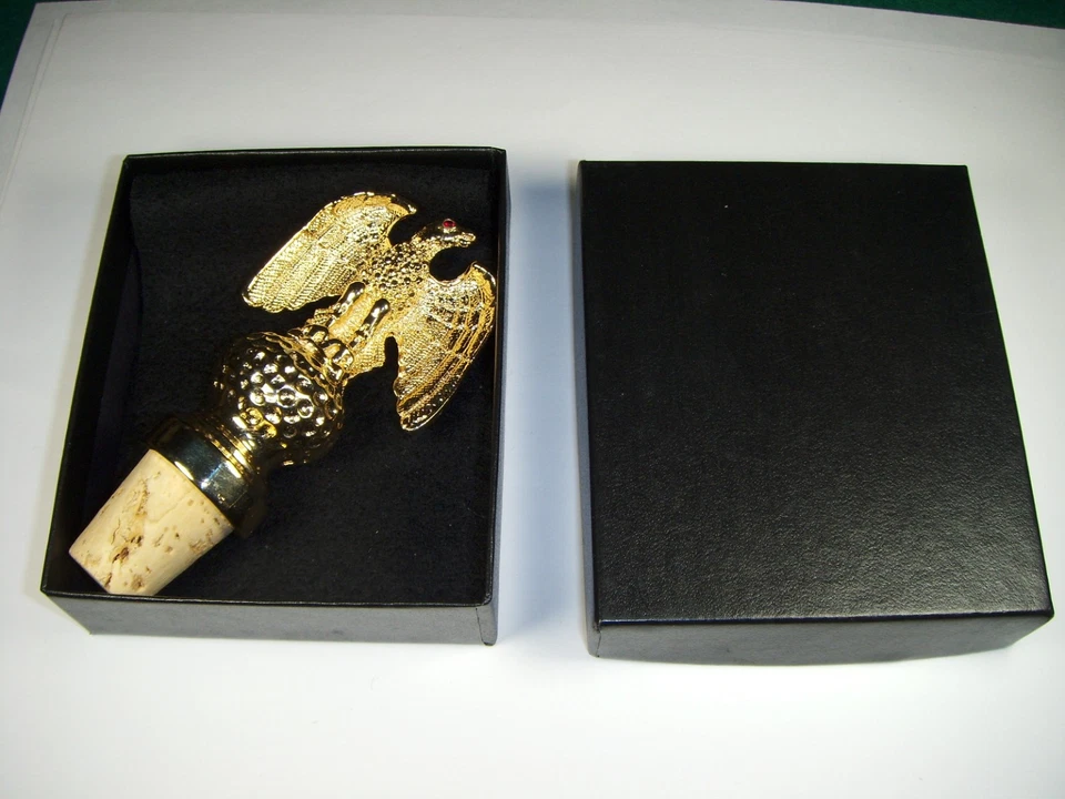 Tapón de botella de vino Ann Hand Eagle tono dorado Foto 2 de 4