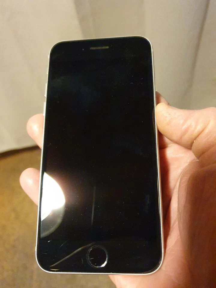 Apple iPhone SE (2022) · 64GB, Foto 1 von 5