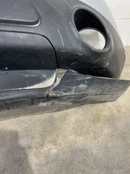 Cubierta del parachoques delantero Ford Explorer 2018-2020 OEM JB5Z17D957BA Foto 4 de 4