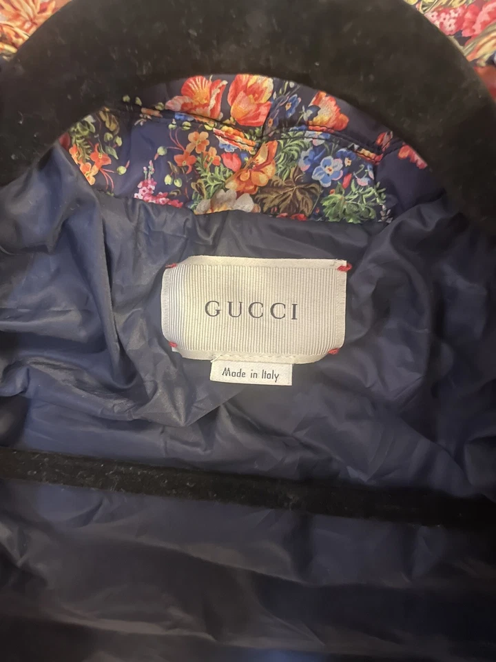 Abrigo Gucci para niñas con capucha desmontable. Floral Talla 10.**Falta lengüeta de cremallera* Foto 3 de 4