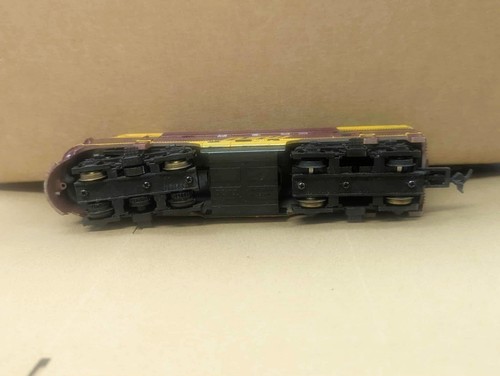 Tyco HO Scale - NSW Railway Diesel Locomotive 4015 - Picture 3 of 3