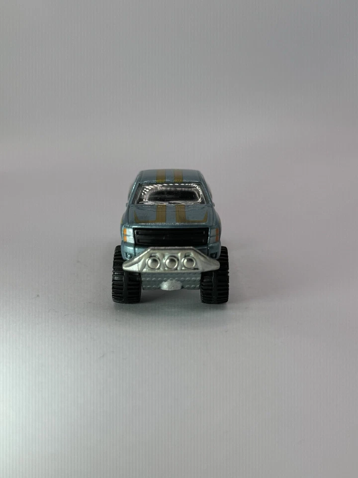 2014 风火轮星球大战赏金猎人雪佛兰索罗弗拉多越野 RR 宽松 — 第 2/4 张图片