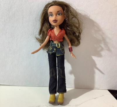 2001 Xpress It MGA Bratz Yasmin Doll w/Outfit Jeans/Mini Skirt