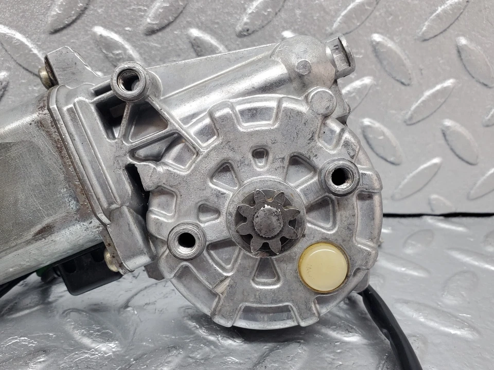 ⚙44295⚙ Mercedes-Benz W123 280E Rear Left Window Regulator Motor 0130821017 - Image 2 of 4