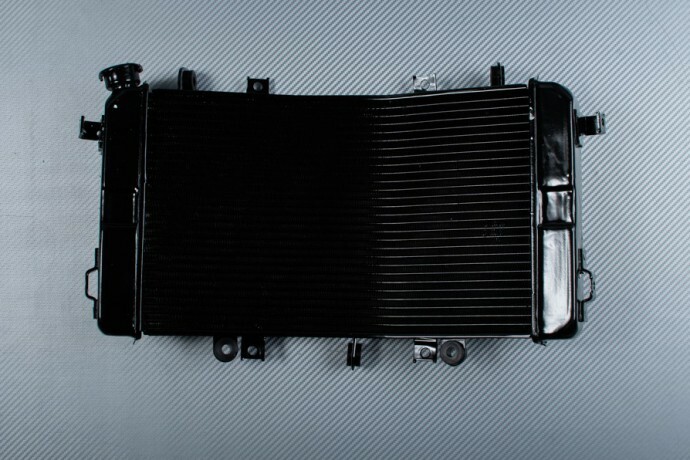 Radiateur type origine Suzuki B-King 1340 aluminium aux finitions soudées TIG de haute précision