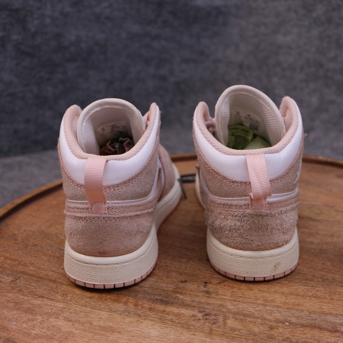 Nike Air Jordan 1 Mid SE White Legend Pink PS Size 2Y FN7493-161