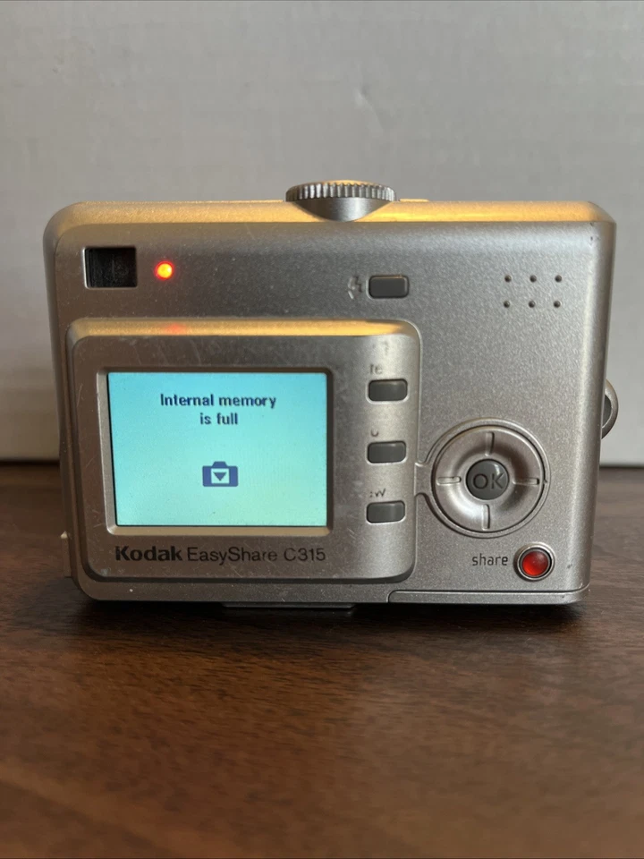 Kodak EasyShare C315 5.0 Mexapixel Digital Camera Tested & Working - Image 2 of 4