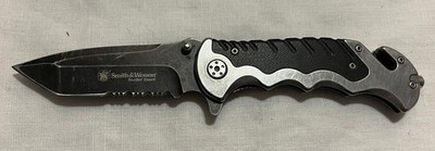 Smith & Wesson Border Guard Linerlock Black Folding Serrated Pocket Knife BG10S