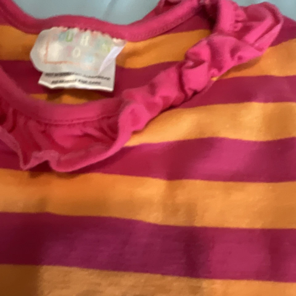 Adorable conjunto de top y pantalones con volantes Southern Tots para niñas talla 6. Boutique Foto 2 de 4