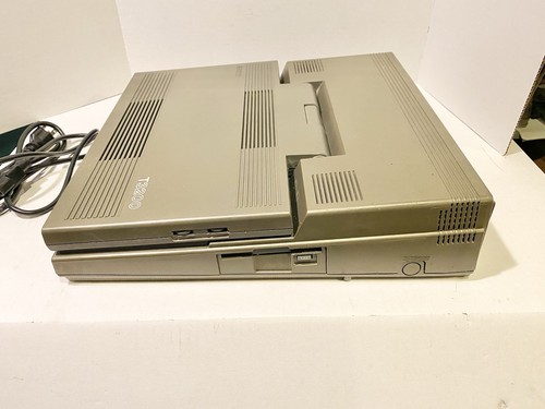 (1989) Vintage Toshiba T3200 Laptop. Turns On, As Is. - Picture 8 of 12