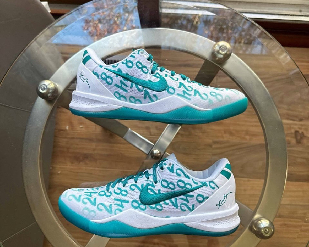 Size 8 - Nike Kobe 8 Protro Radiant Emerald Teal White Mamba