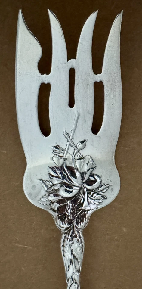 RARO TENEDOR DE SERVIR ALVIN BRIDAL ROSE TALLA GRANDE 9 1/8” ESTERLINA ELEGANTE C. 1903 Foto 3 de 4