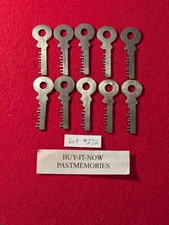 10 VINTAGE "JMW CLIMAX" 2" SCANDINAVIAN STEEL PADLOCK KEYS, ANTIQUE KEY LOT #272