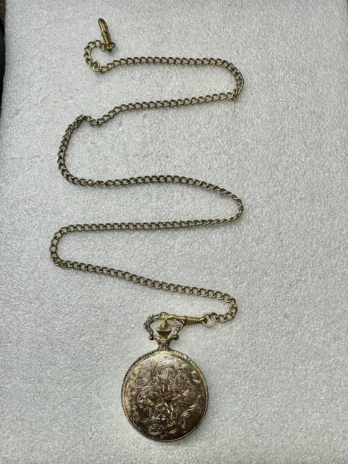 Working Bank Of India Quartz Pocket Watch W 3 Horse Gold Tone Design + Chain