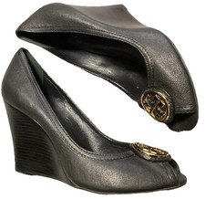 *Tory Burch sz 9 M Peep Toe Wedge Heels Leather Gold Tone Logo Black