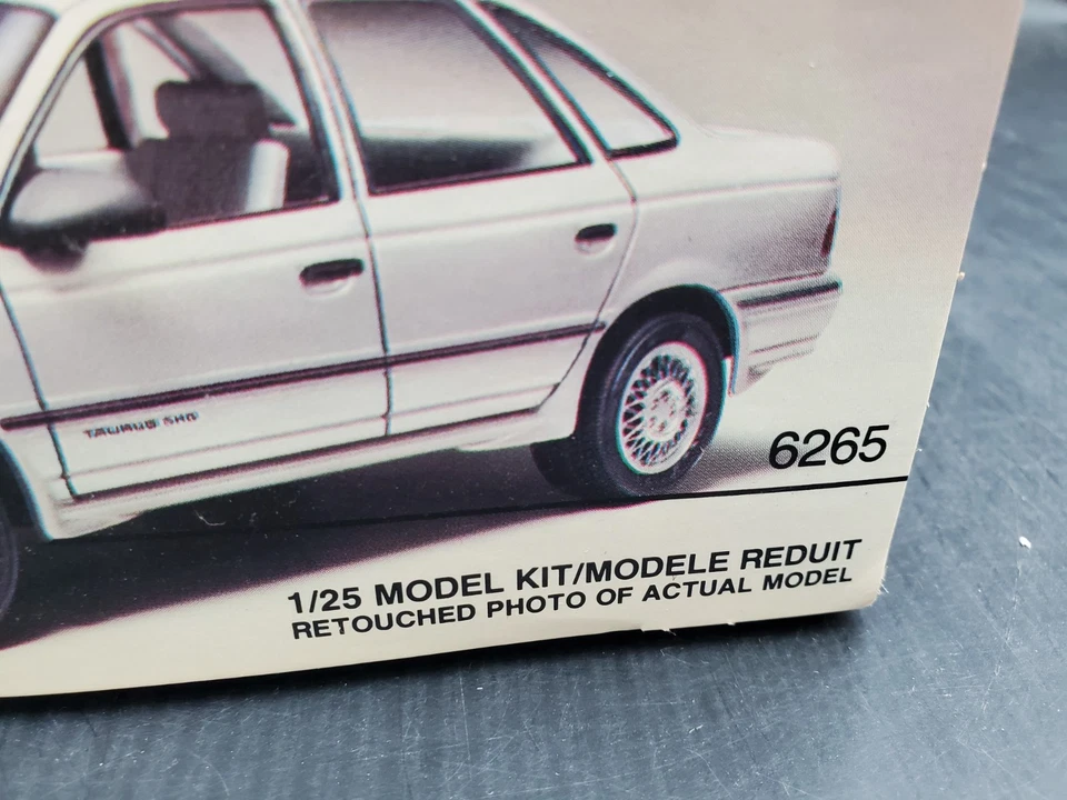 🚦🔥😎AMT ERTL Ford Taurus SHO  1:24 Scale Car Model Kit Unassembled😎🔥🚦 - Image 4 of 4