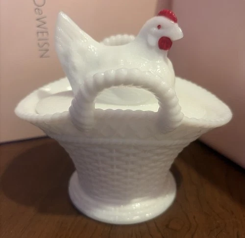 VTG Westmoreland White Milk Glass Hen 0n Nest Basket W/Handles Red Accents, Mint