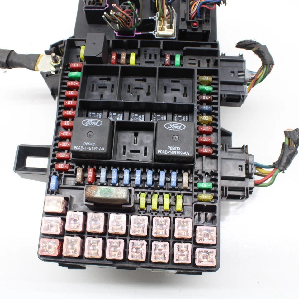 2003-2006 Ford Expedition Navigator Fuse Box Power Distribution 4L1T-14A067-AD - Image 2 of 4