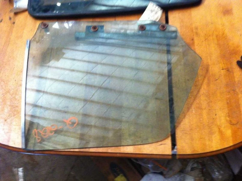 DRIVER LEFT REAR DOOR GLASS MONACO HT FITS 74-75 DODGE PASS - Image 3 of 4