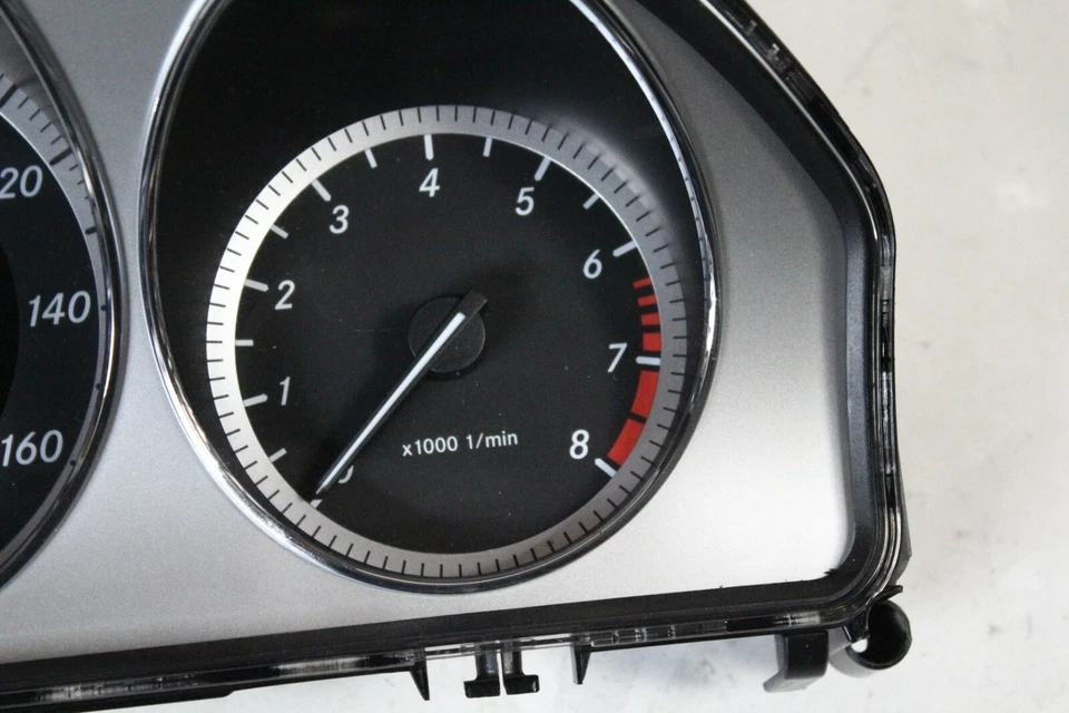 2010 MERCEDES BENZ W204 C350 C300 SPEEDOMETER INSTRUMENT CLUSTER J9668 - Image 3 of 4