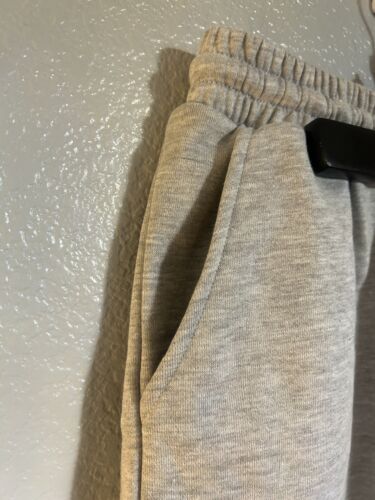 Women’s gray high waisted sweat shorts size medium - Picture 2 of 4