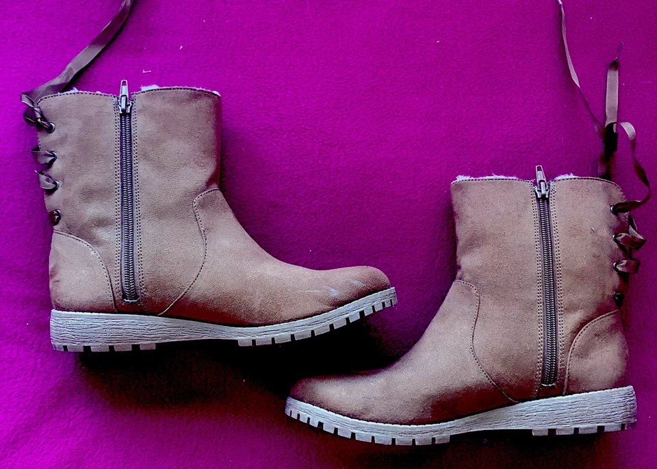 Botas de gamuza de invierno Air Walk 8 1/2 forradas de piel marrón Foto 3 de 4