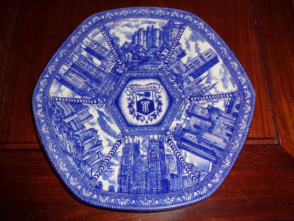 Wade Ringtons Collectors Plate MILLENNIUM 2000 Blue And White
