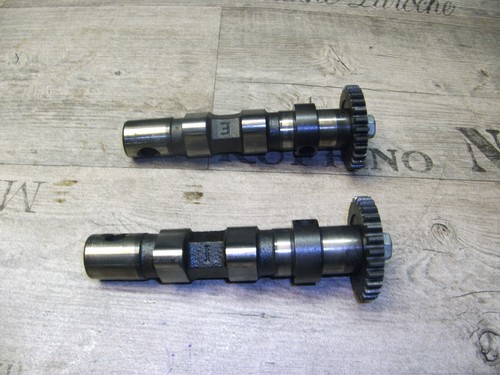 Yamaha XZ550 11U   beide Nockenwellen für Zylinderkopf vorne