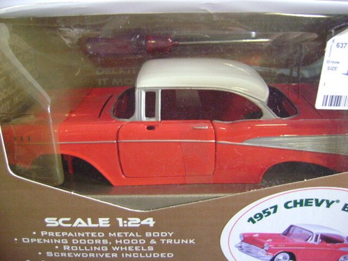 Motor Max Model Kit 1:24 1957 Chevy Bel Air Model Kit No. 75120 NOS New in Box - Picture 2 of 9