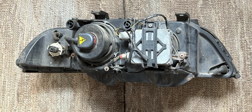 BMW E39 528i 540i 1998-2000 serie 5 conjunto de faros HID izquierdos de fábrica OEM Foto 2 de 2