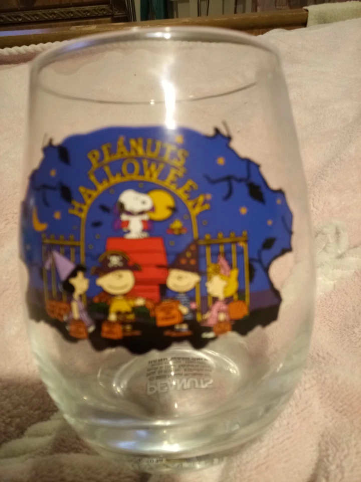 Snoopy Peanuts Holiday Halloween Party Disney 1 Glass - Image 2 of 4