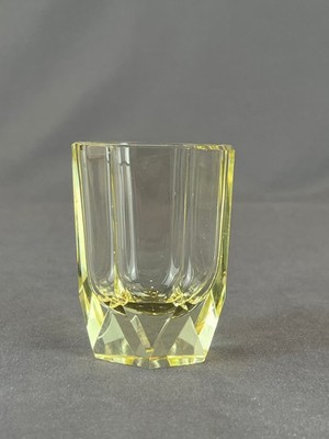 MOSER Bohemian Octagonal Eldor Yellow 2 ½  Cordial Shot Glass: EUC
