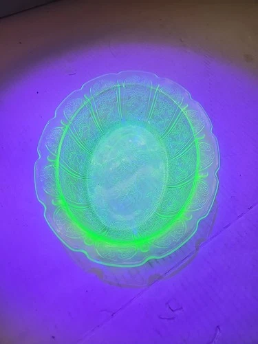 Uranium Glow Jeannette Cherry Blossom Green Depression Glass  Serving Plate Dish