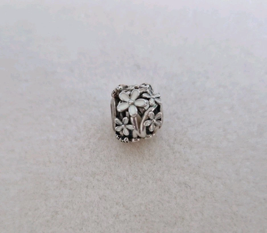 Pandora Charm Gänseblümchen