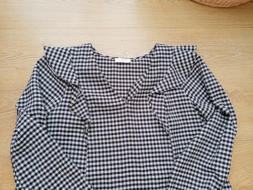 Ladies Gingham Check Blouse Size 16 BLACK + WHITE Frilled Neckline PAPYA - Picture 8 of 9