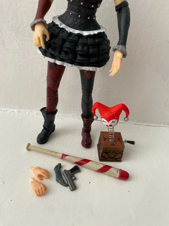 DC DIRECT COLLECTIBLES BATMAN ARKHAM KNIGHT SERIES #4 HARLEY QUINN ACTION FIGURE - Image 3 of 4