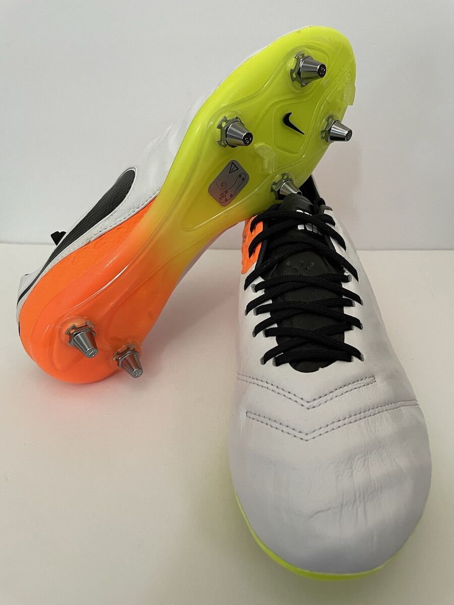 NIKE TIEMPO LEGEND VI SG PRO - WHITE/ORANGE ACC Soccer NIKE TIEMPO LEGEND VI SG PRO - WHITE/ORANGE ACC Soccer