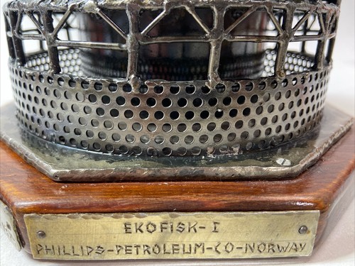 Phillips Petroleum Statue Metall Holzsockel ~ Carl Andersen Norwegen 1974 Steampunk - Bild 17 von 17