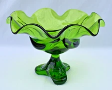 VIKING Art Glass - 9 1/2" - 8 Petal 3-Toed FOOTED PEDESTAL BOWL COMPOTE- AVOCADO
