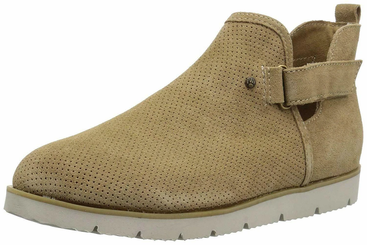 NWT Bearpaw Women s Water Resistant Zoe Suede Perforated Ankle Boot US 6.5