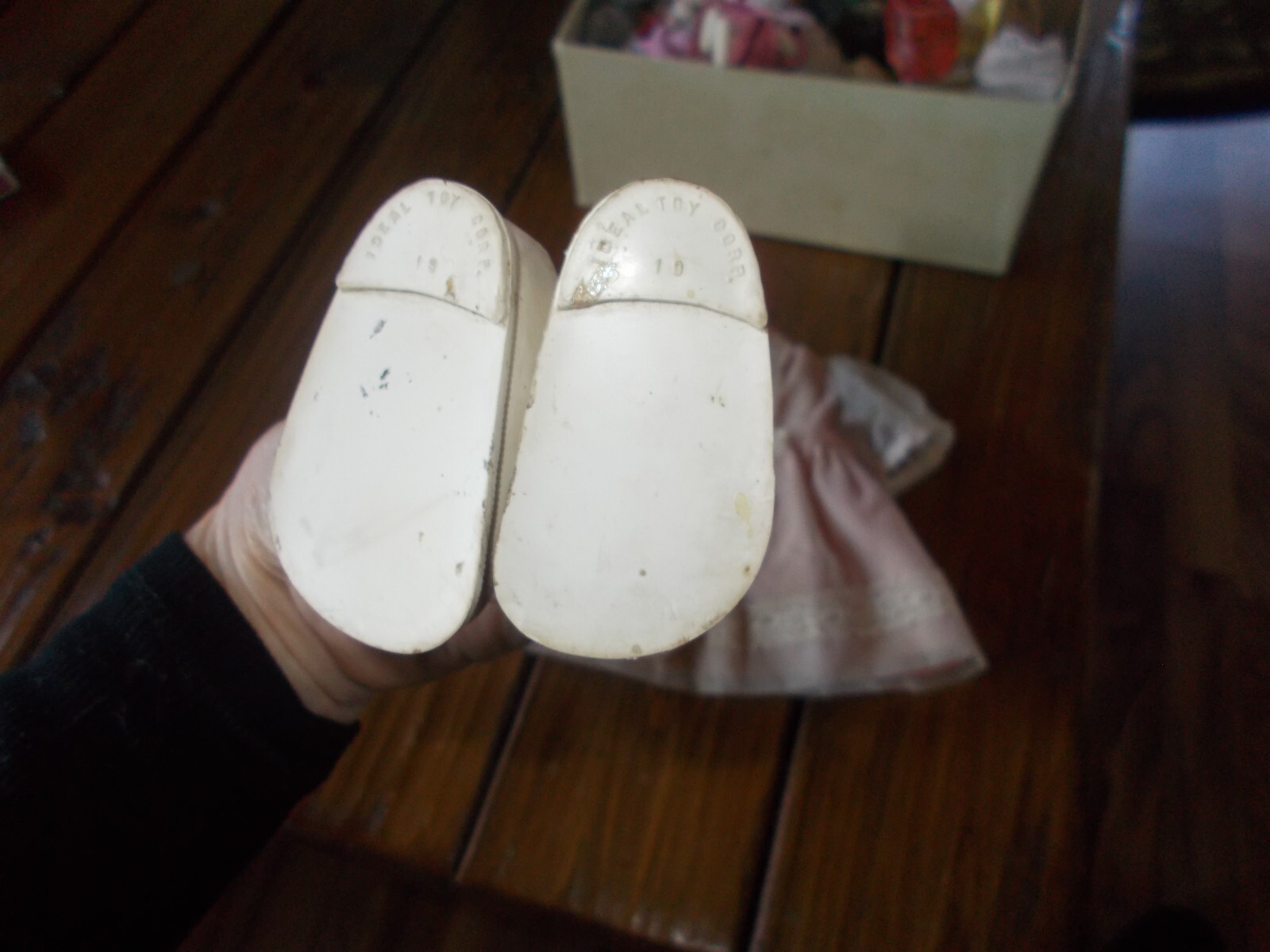 Vintage IDEAL Doll SHOES WHITE FLOWERS # 19 2.5&rdquo; Saucy walker Toni Peach dress