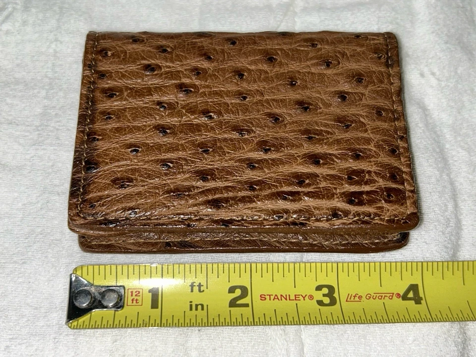 Cartera para tarjetas de crédito de cuero de avestruz marrón billetera para tarjetas de crédito de identificación de avestruz en marrón Foto 3 de 4