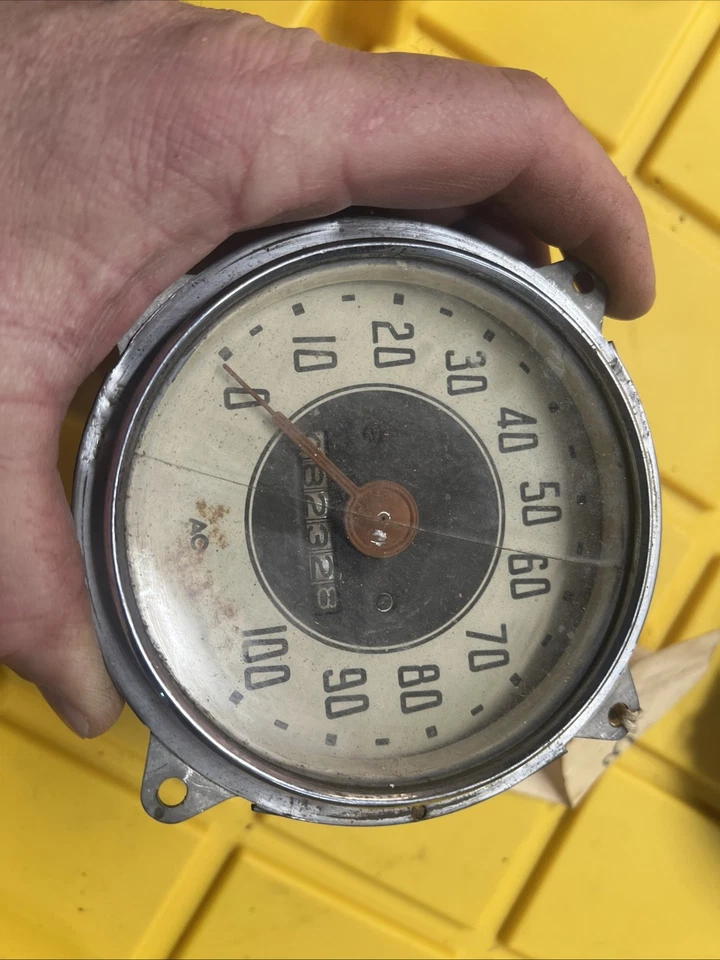 Chevrolet Standard & Master 1935 100 MPH velocímetro medidores de combustible y temperatura Foto 2 de 4