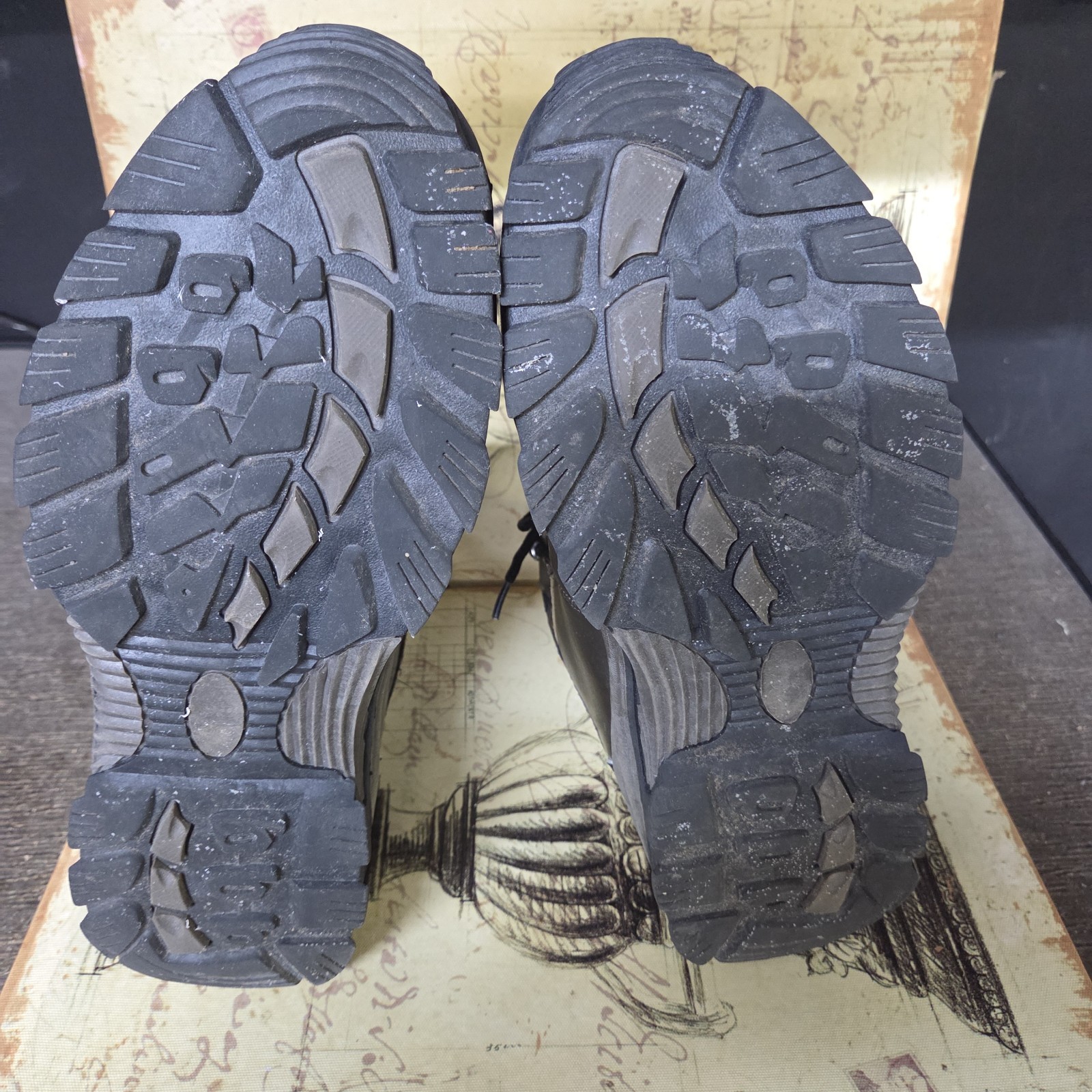 Size 11 OZARK TRAIL Men's Brown Leather Waterproof Trail Outdoor Hiking Boots