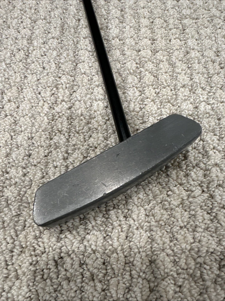 SeeMore Itz 36" Putter with Headcover Center Shafted - Image 2 of 4