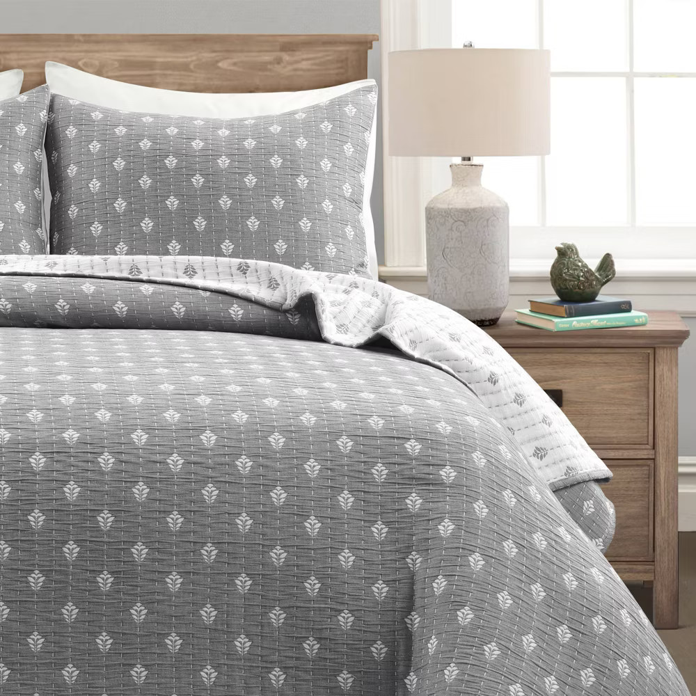 Lush Decor Cotton Quilt Set Subtle Leaf Pattern Year-Round, Gray/Off-White, King
