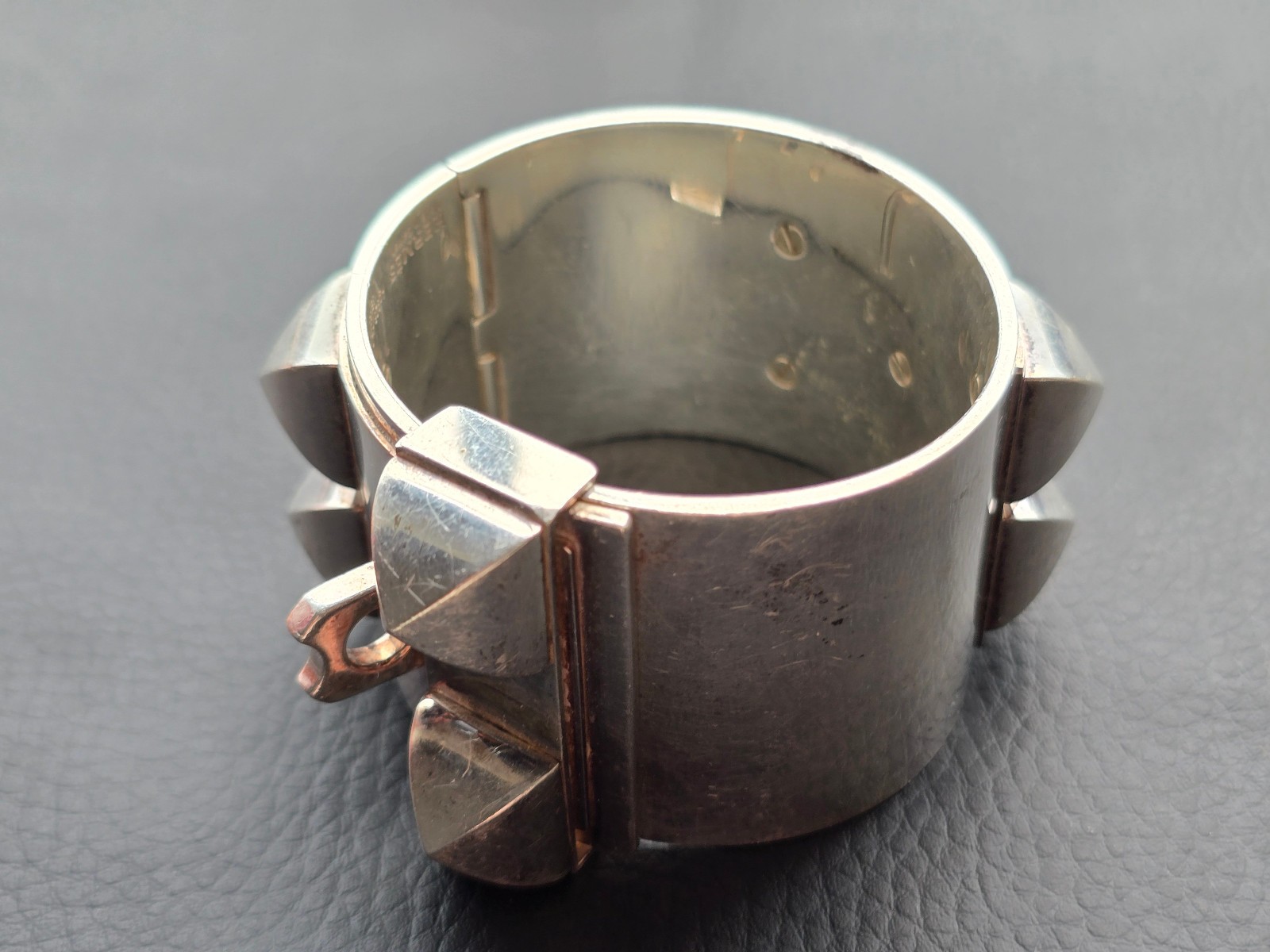 Hermes 925 Sterling Silver "Collier de Chien" Pyramid studs Bracelet Bangle image 4
